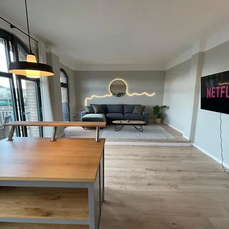 Loft 7 15min Hbf 2br Smart Tv Wifi *